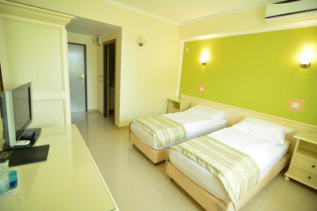 Hotel Seneca Μπάια Μάρε Εξωτερικό φωτογραφία