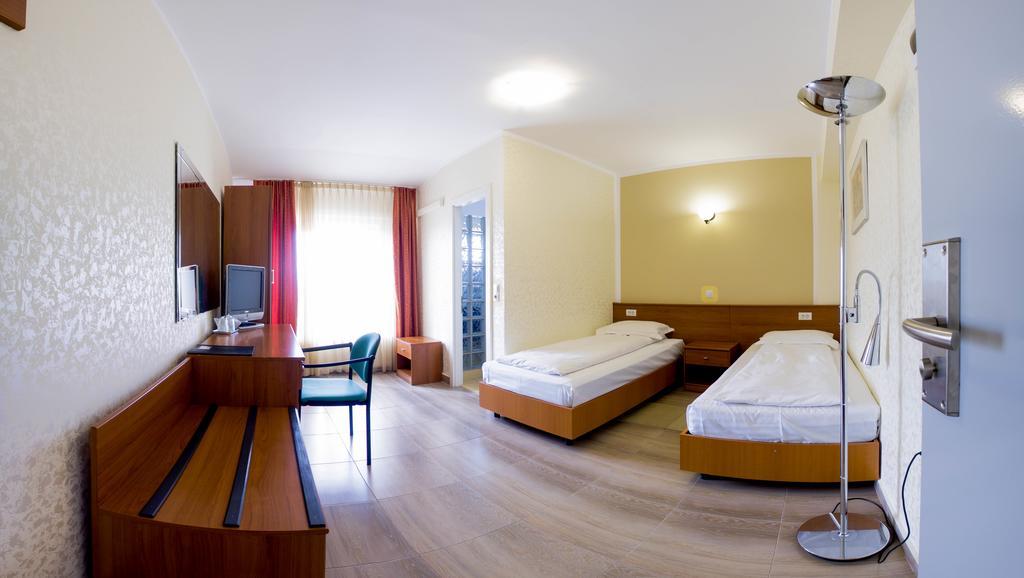 Hotel Seneca Μπάια Μάρε Εξωτερικό φωτογραφία